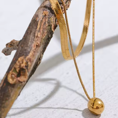 Colar Duplo Malha com Pingente Bola Banhado a Ouro 18k