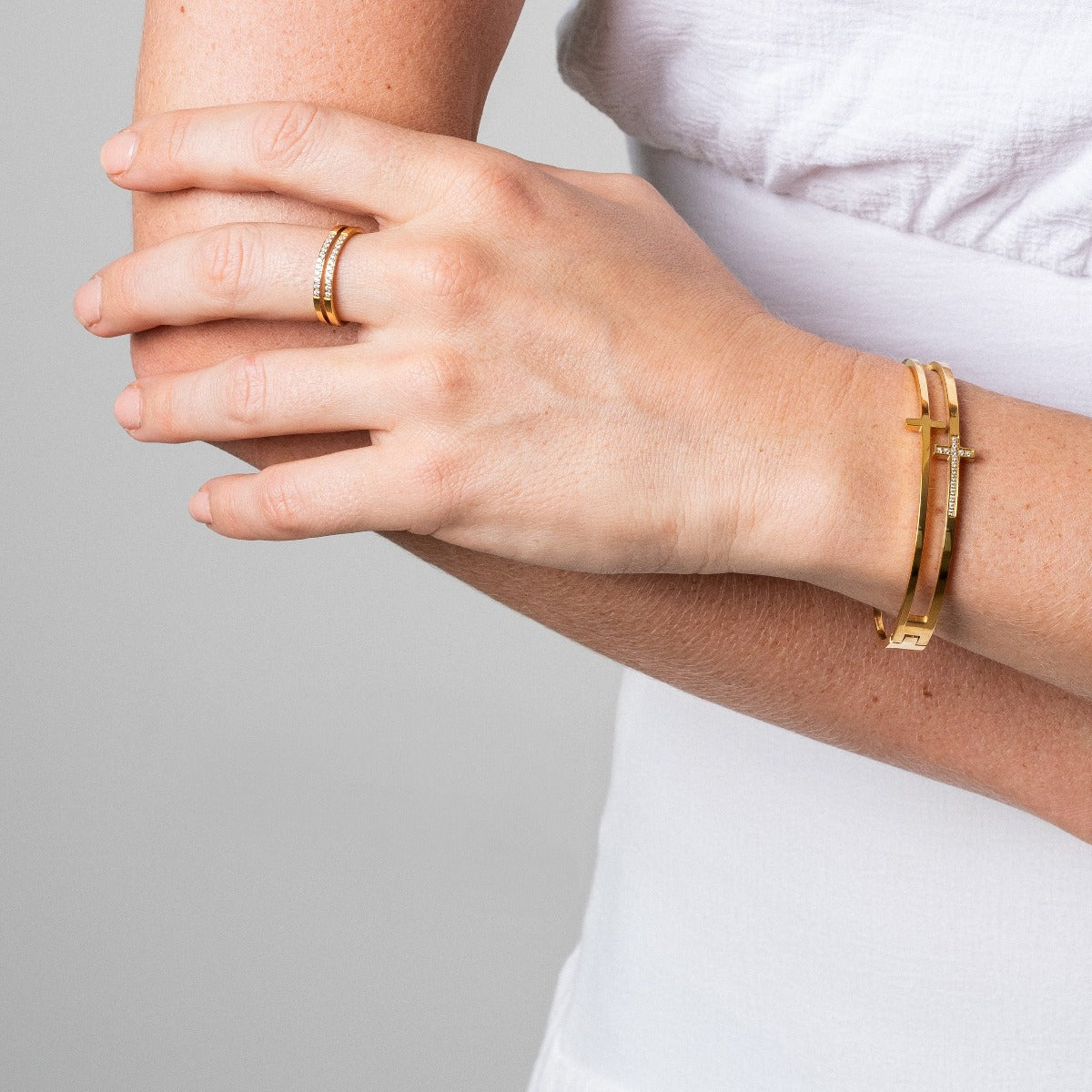 Bracelete Cruz Dupla Banhado a Ouro 18k