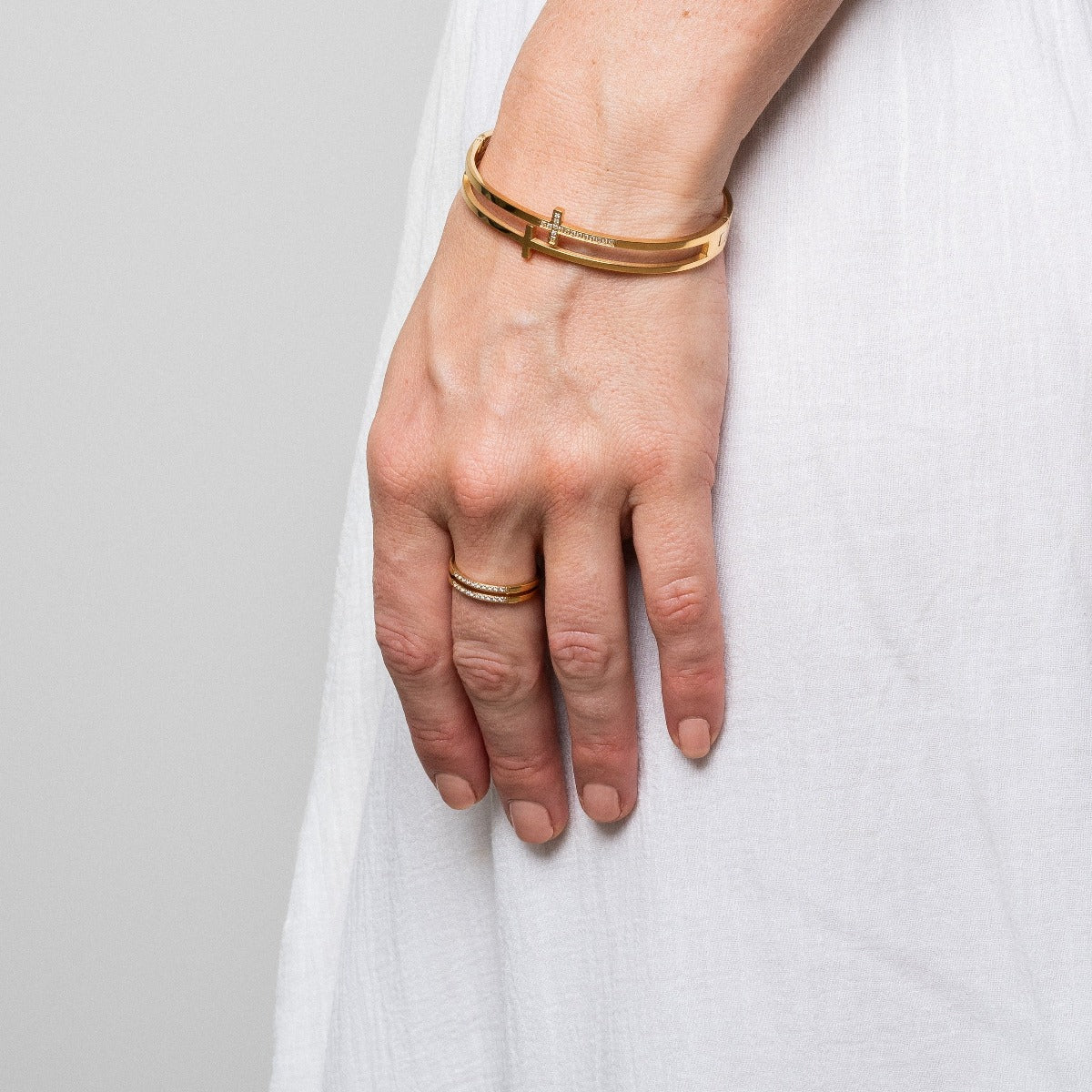 Bracelete Cruz Dupla Banhado a Ouro 18k