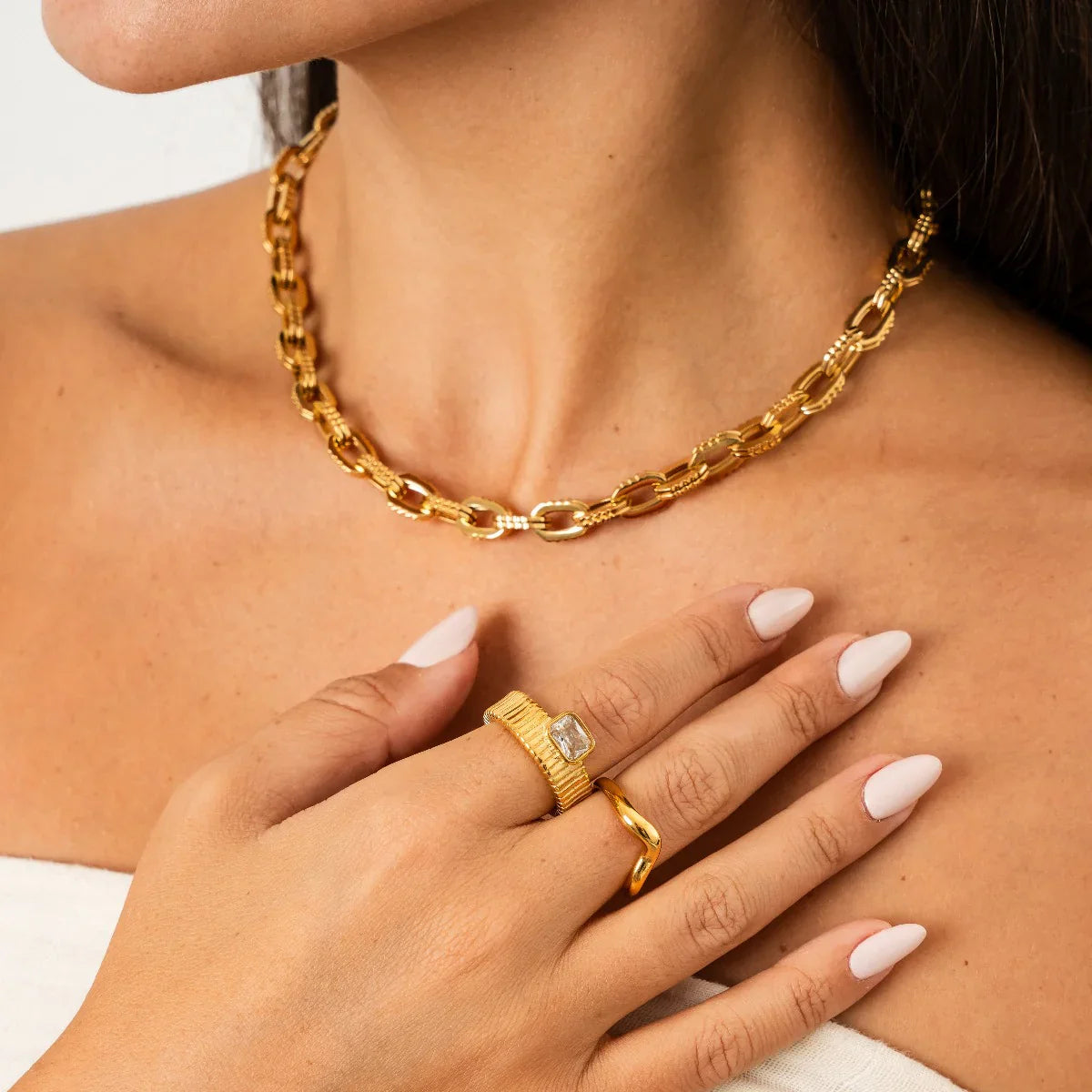 Anel Minimalista em V banhado a Ouro 18K
