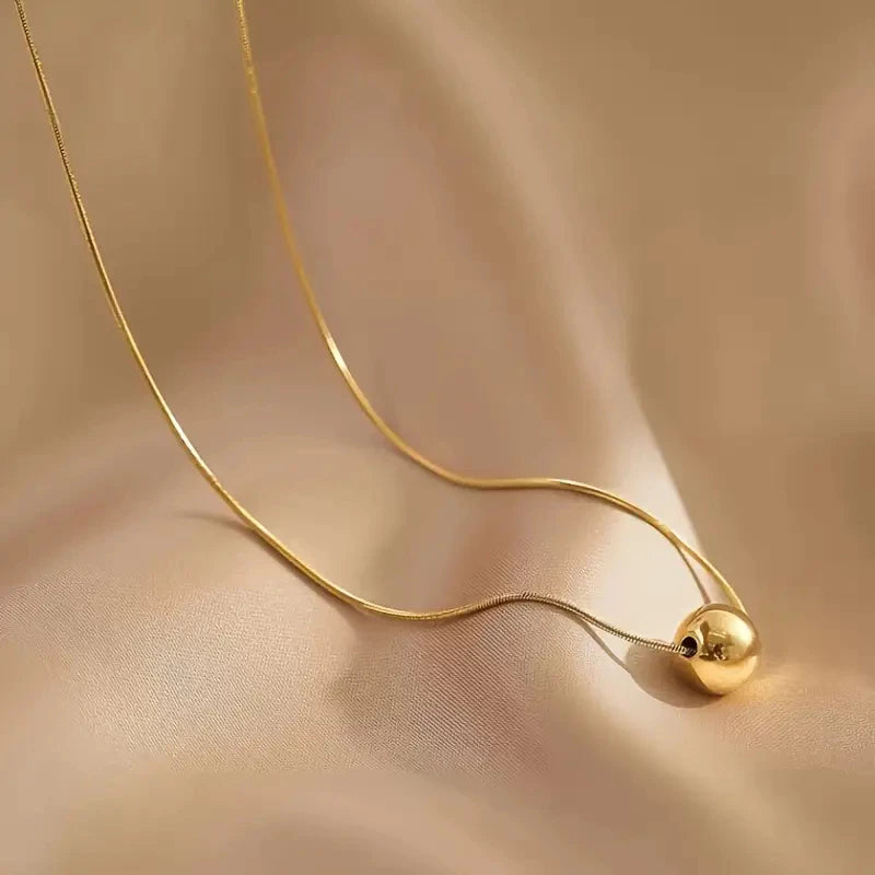 Colar com Pingente de Bolinha Folheado Ouro 18K