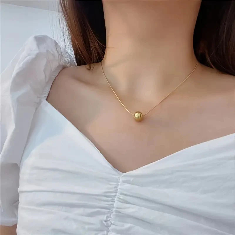 Colar com Pingente de Bolinha Folheado Ouro 18K