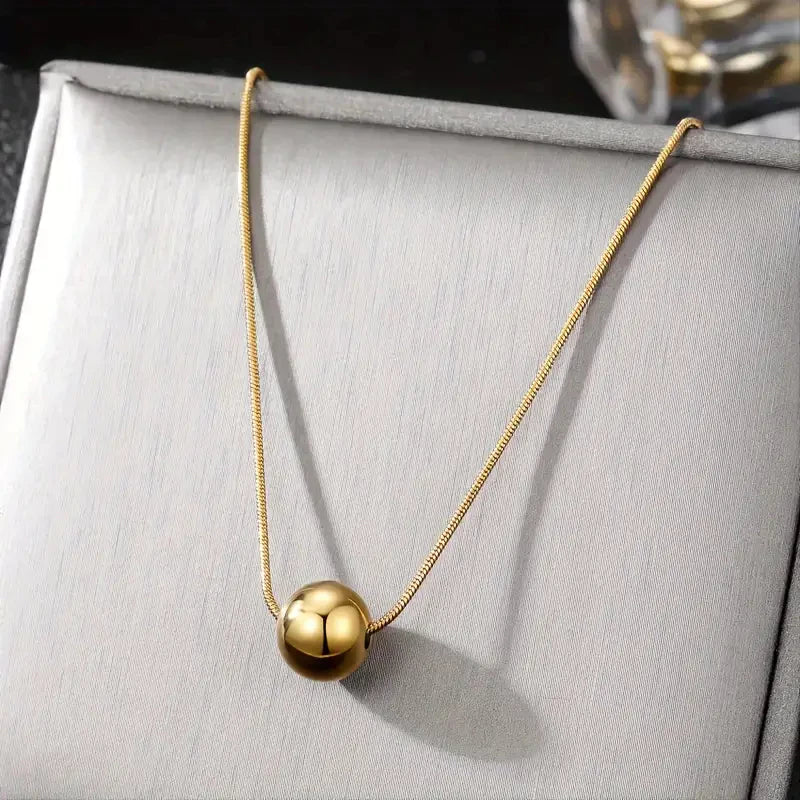 Colar com Pingente de Bolinha Folheado Ouro 18K