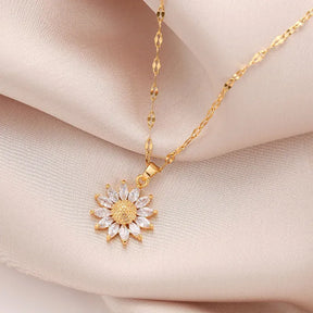 Colar com Pingente de Girassol Banhado a Ouro