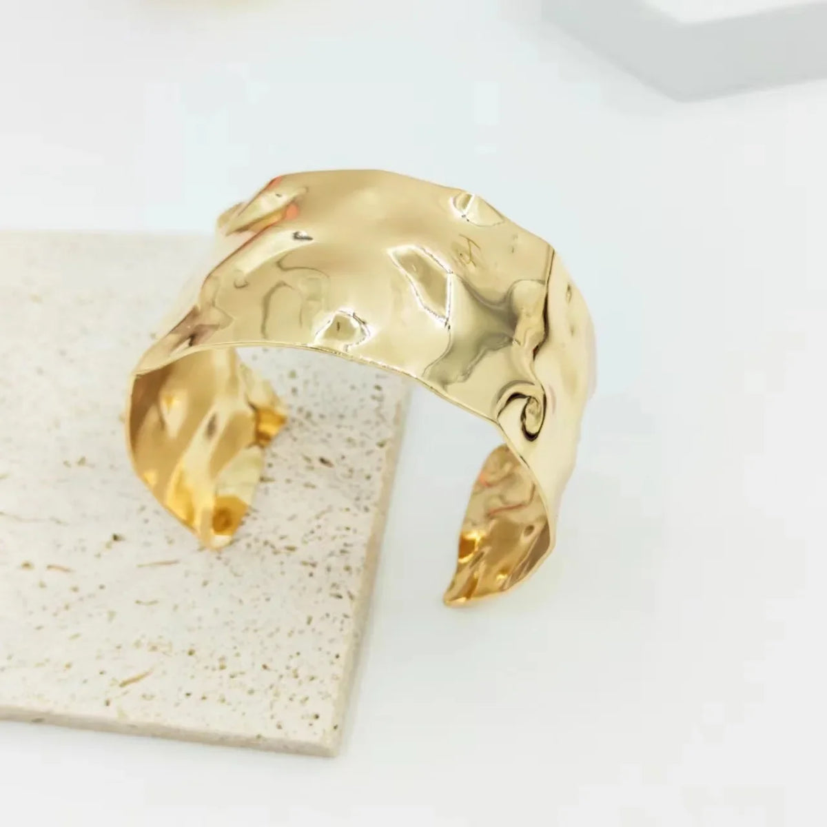 Pulseira Moderna Banhada a Ouro