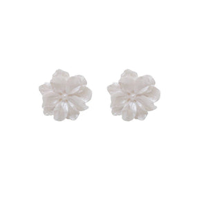 Brinco Elegante com Flor Branca