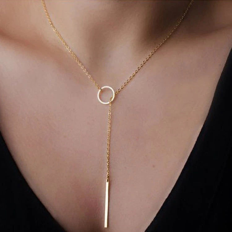 Colar com Circulo Minimalista