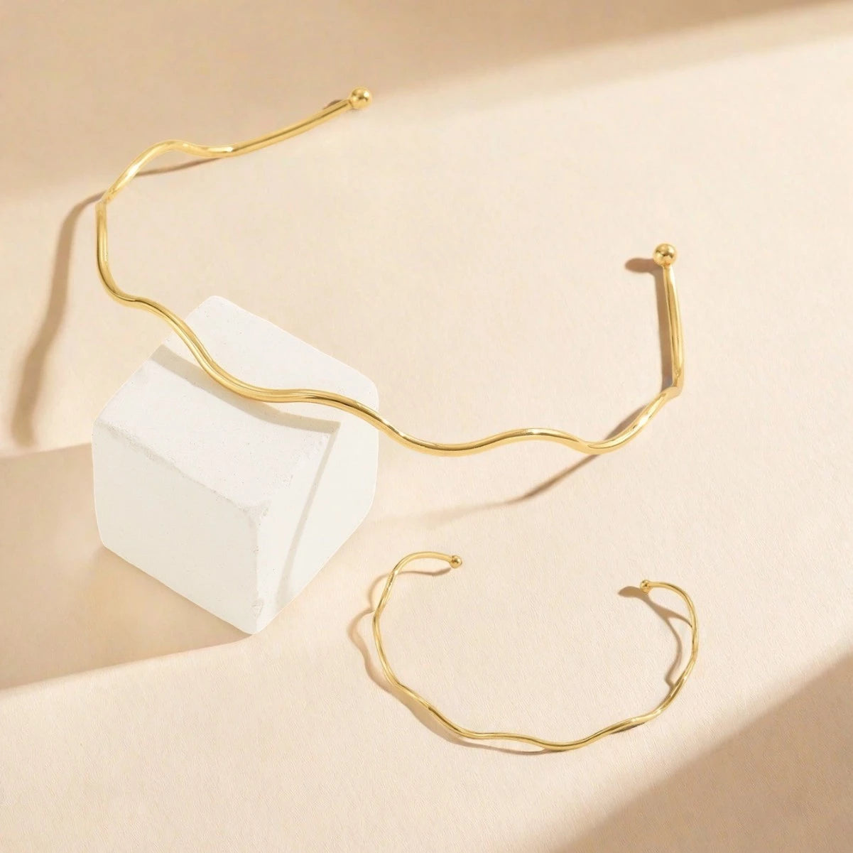 Conjunto Colar e Pulseira Banhadas a Ouro